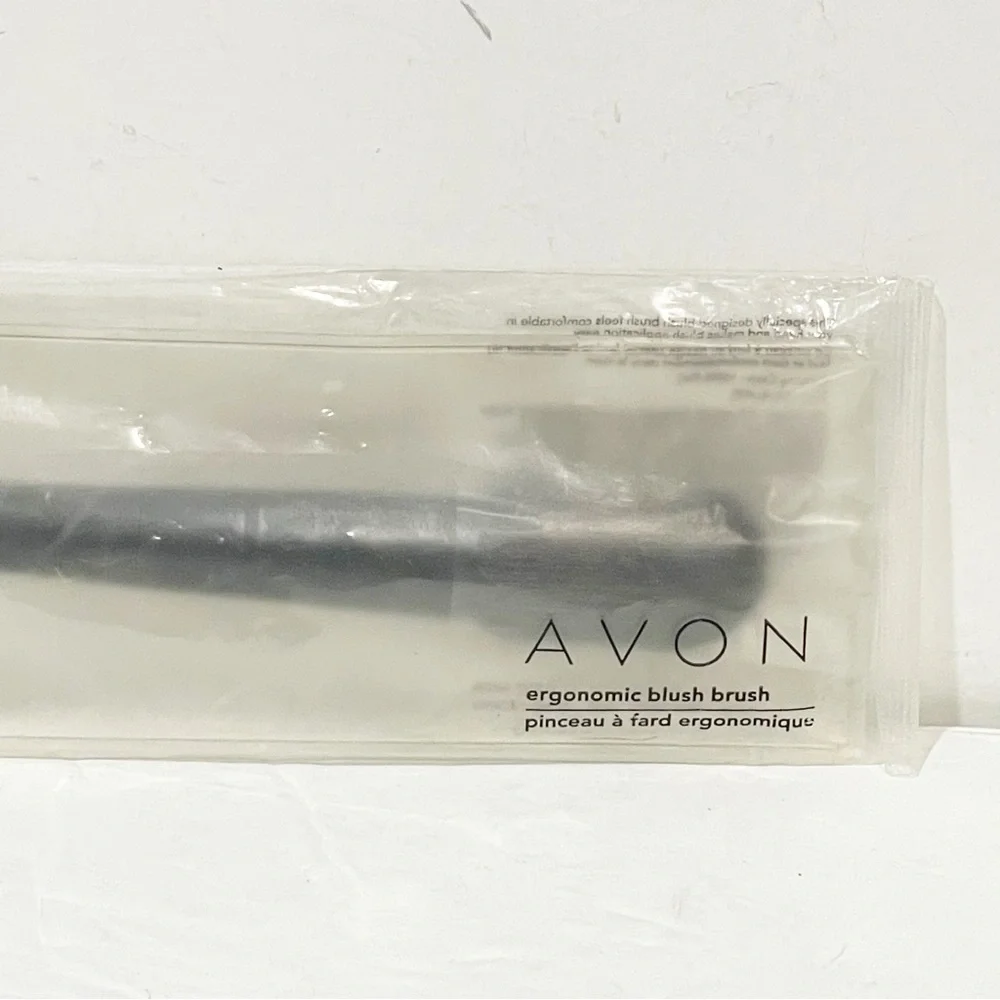 AVON Ergonomic Blush Brush NEW Face Makeup Beauty
